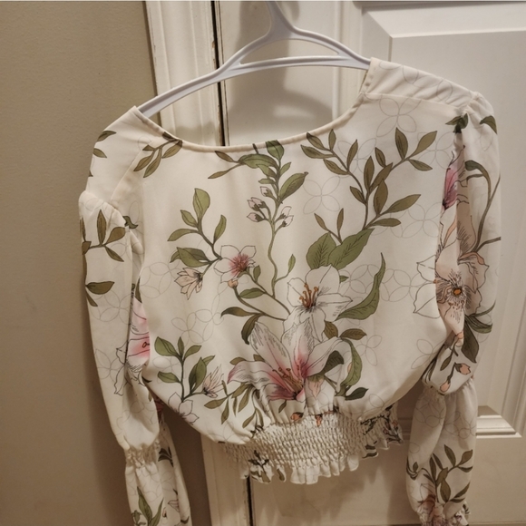 Guess Blouse - Picture 2 of 5